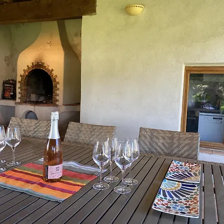 Les At Domaine Les Caizergues Апартаменты