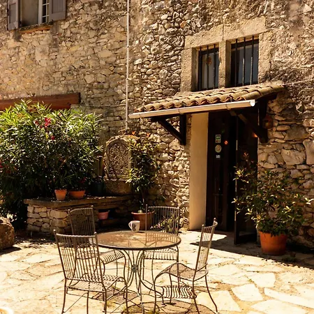 Апартаменты Les At Domaine Les Caizergues *