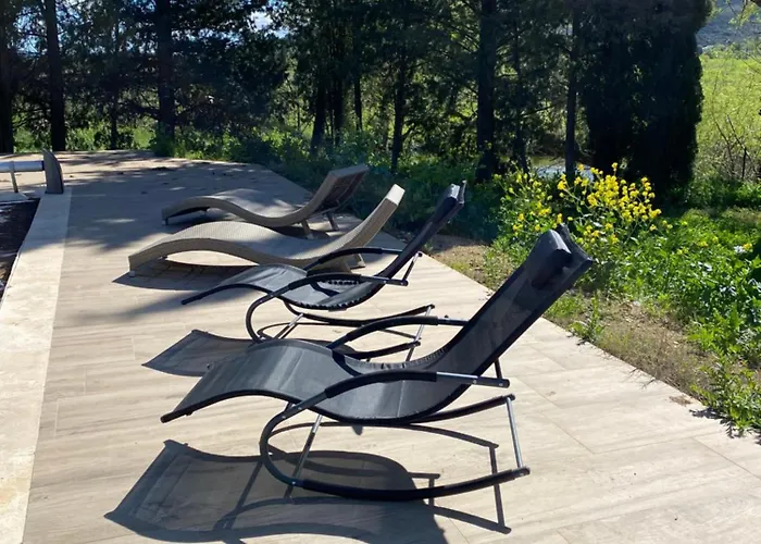 Les At Domaine Les Caizergues * Brissac